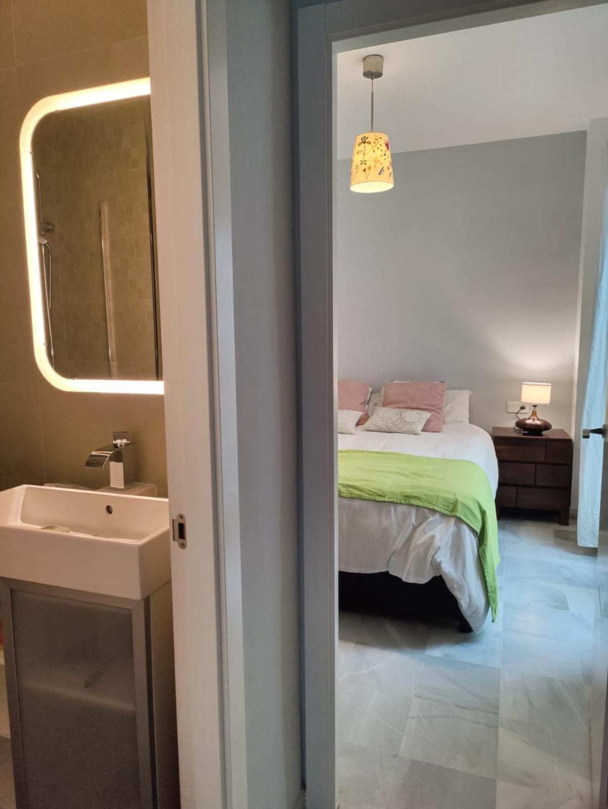 Luminoso Apartamento Exterior Con Balcon Y Patio En Centro Historico Feria-Alameda 塞维利亚 外观 照片